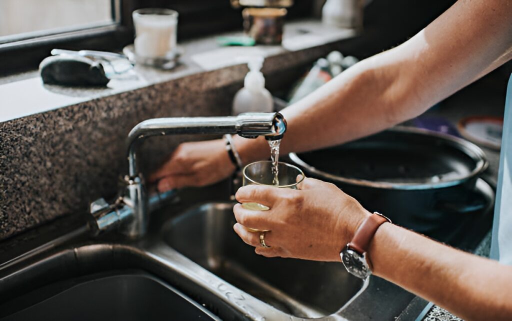 Safe level of fluoride in water in Australia explained